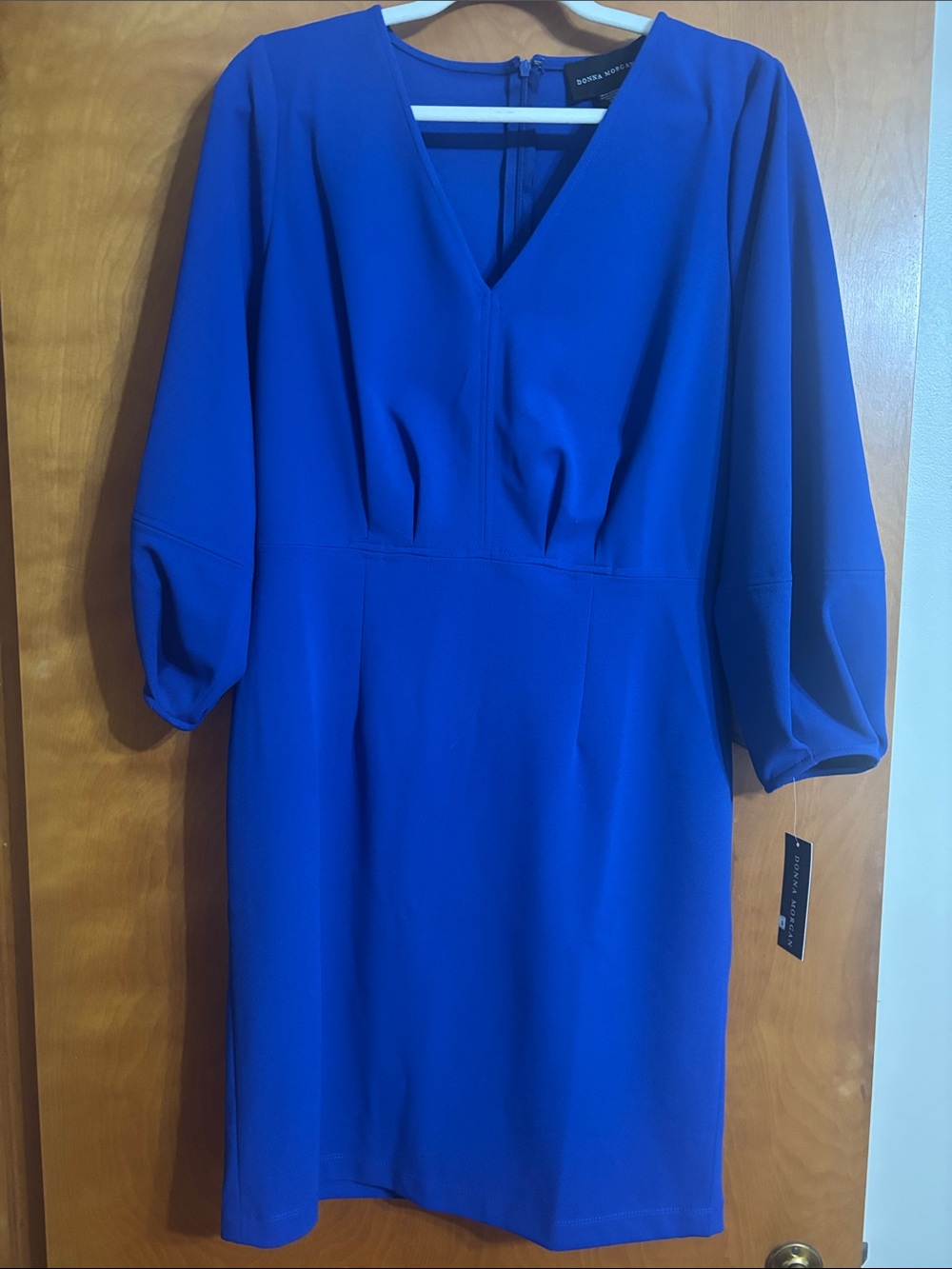 NWT size 12 Donna Morgan Cobalt V-Neck knee length Dress